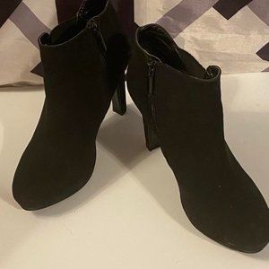 BLACK SUEDE ANKLE BOOTS